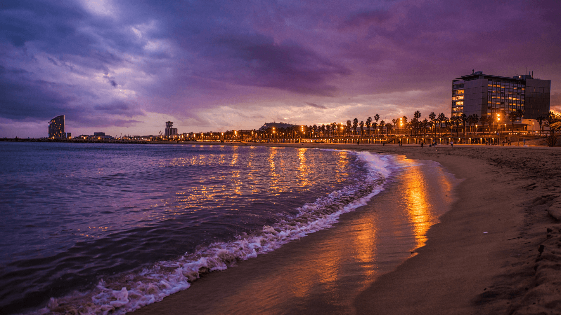 Entdecken Sie Barcelona, die Stadt der Kunst und Architektur! Erleben Sie weltberühmte Sehenswürdigkeiten, spannende Aktivitäten und die köstliche katalanische Küche.
