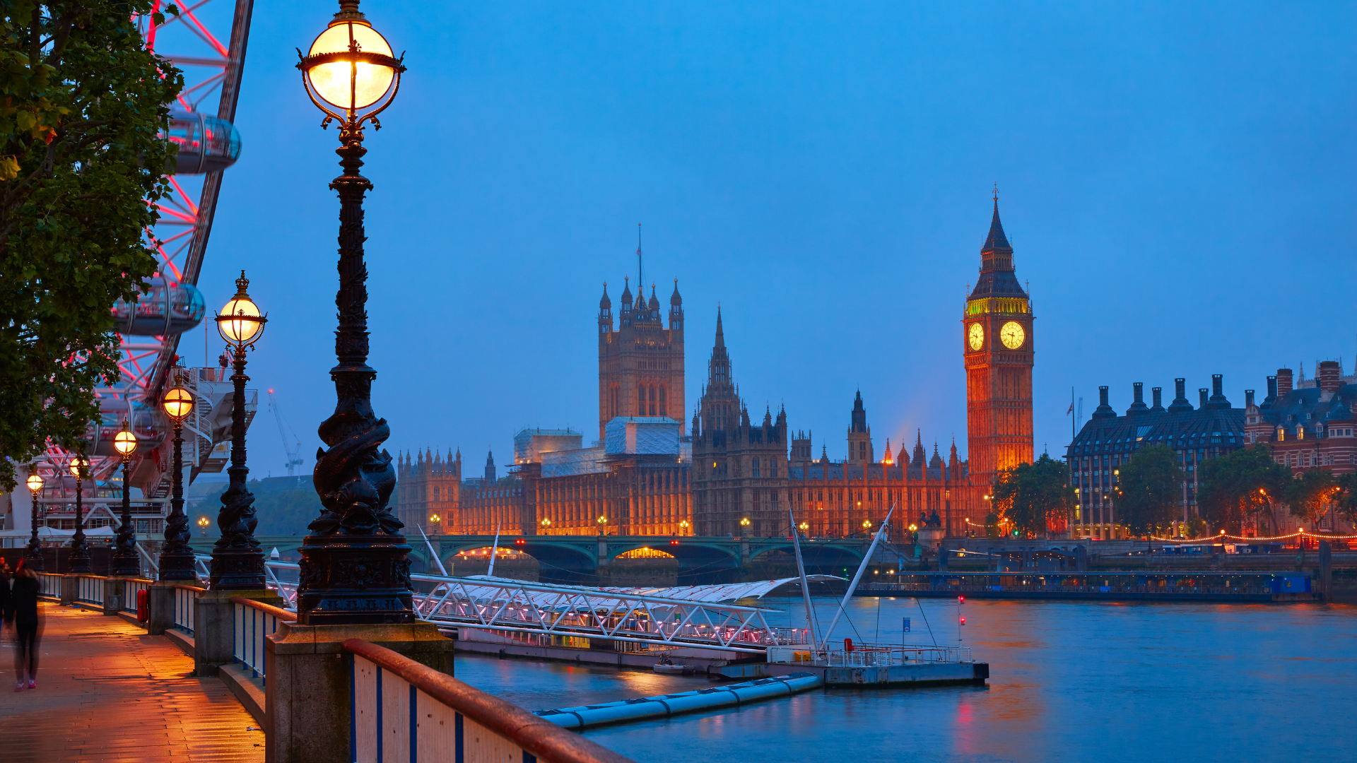 London ist eine Stadt voller Geschichte, Kultur und kulinarischer Highlights. Ob Sie die berühmten Wahrzeichen besichtigen, die lebendige Kulturszene entdecken oder die vielseitige Küche genießen möchten – London bietet für jeden Besucher etwas Einzigartiges.
