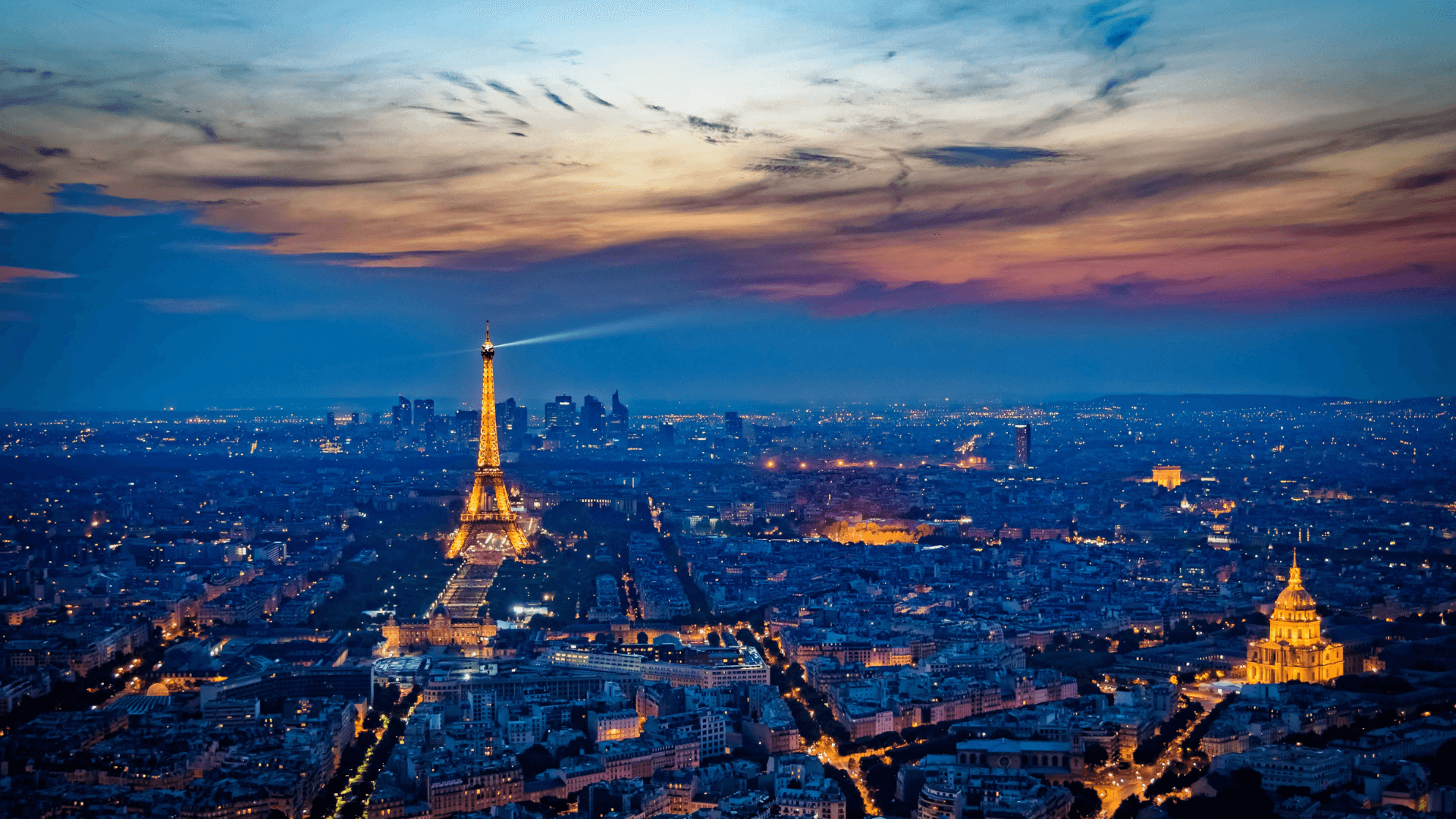 Paris, die Hauptstadt Frankreichs, zieht jährlich Millionen Besucher in ihren Bann. Mit ihrer Mischung aus beeindruckender Geschichte, moderner Kultur und romantischem Flair bietet die Stadt für jeden etwas. Von weltbekannten Wahrzeichen über charmante Cafés bis hin zu versteckten Juwelen – Paris ist ein Erlebnis, das man nicht verpassen sollte.