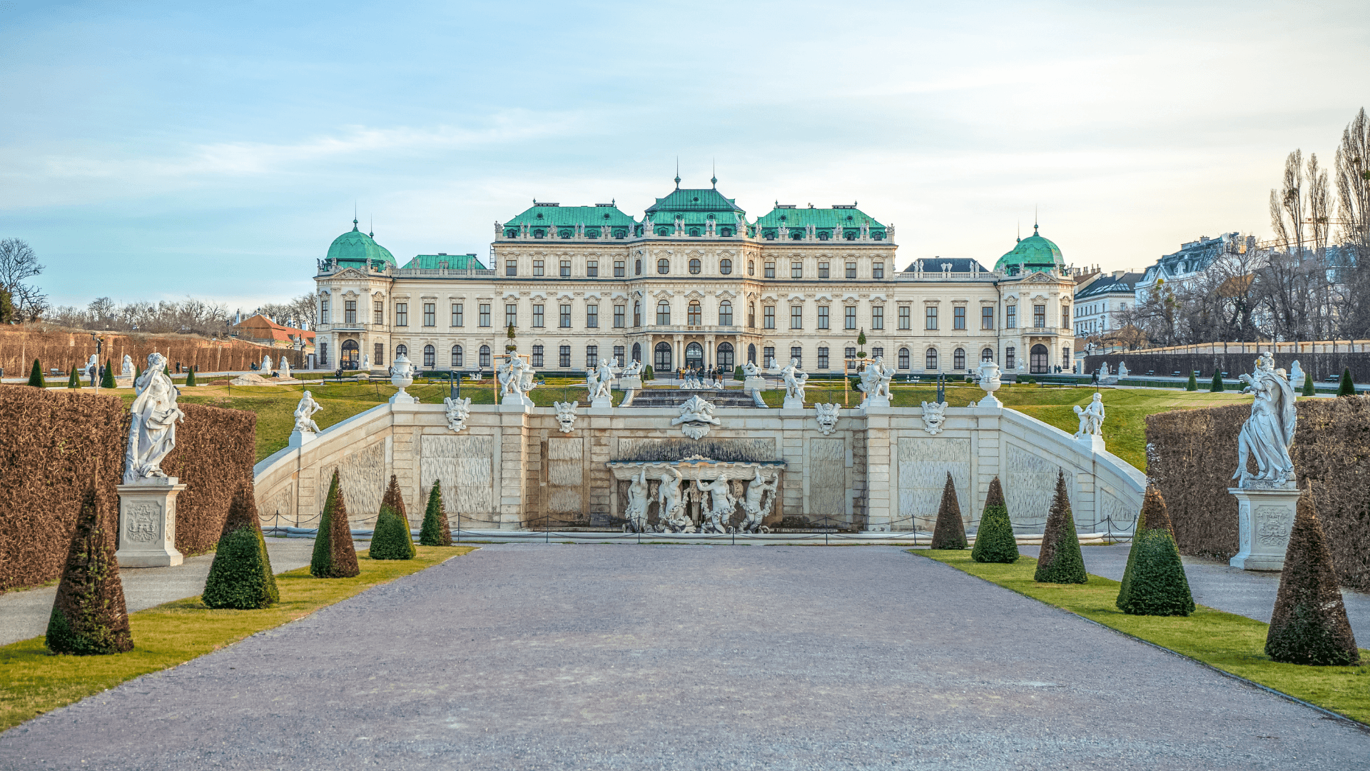 Erleben Sie Wien, die Stadt der Musik und Kultur! Entdecken Sie imperiale Sehenswürdigkeiten, spannende Aktivitäten und die köstliche österreichische Küche.